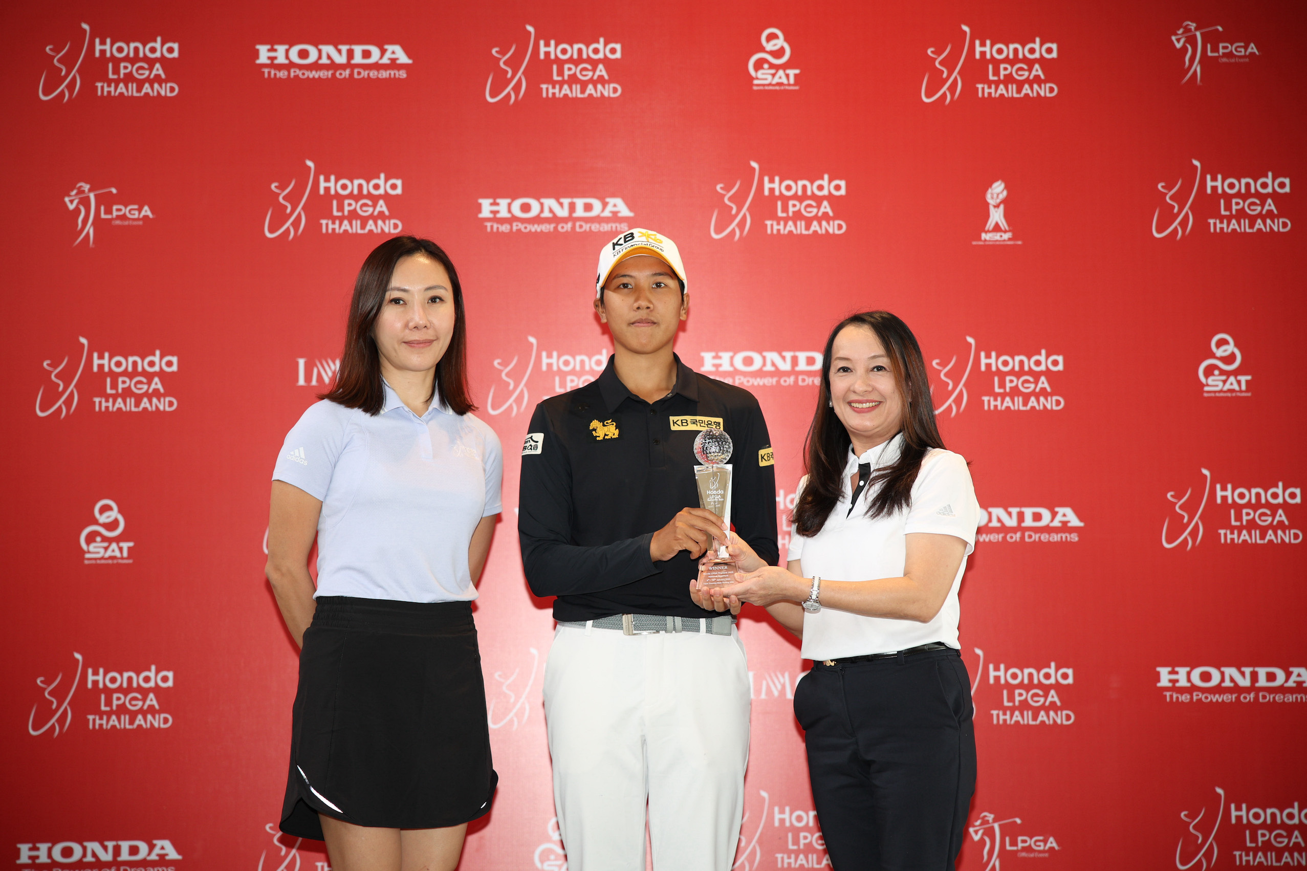 โปรซิม ณัฐกฤตา คว้าตำแหน่งผู้ชนะ Honda LPGA Thailand 2023 National